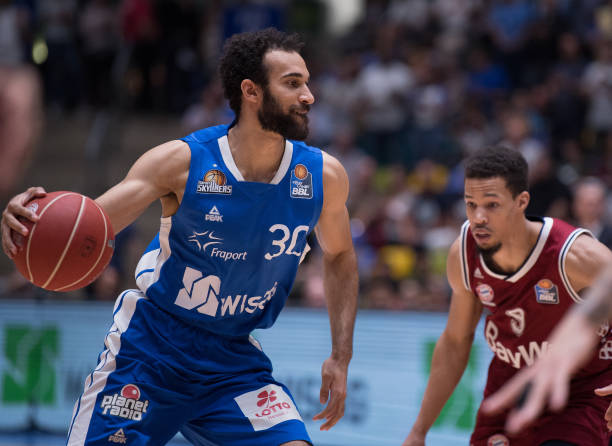 国足是卑劣 国足是卑劣