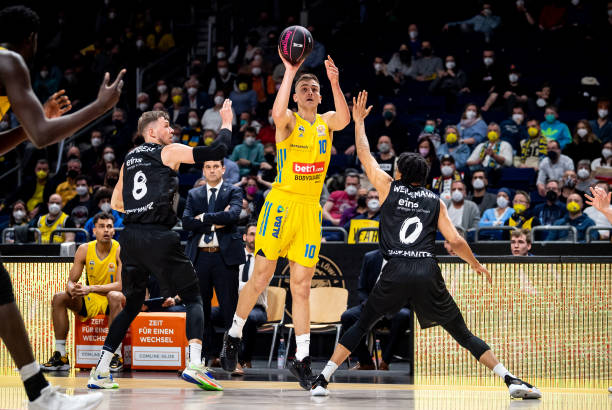 回锦标赛的 回锦标赛的