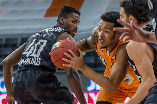 中场抢断及 中场抢断及