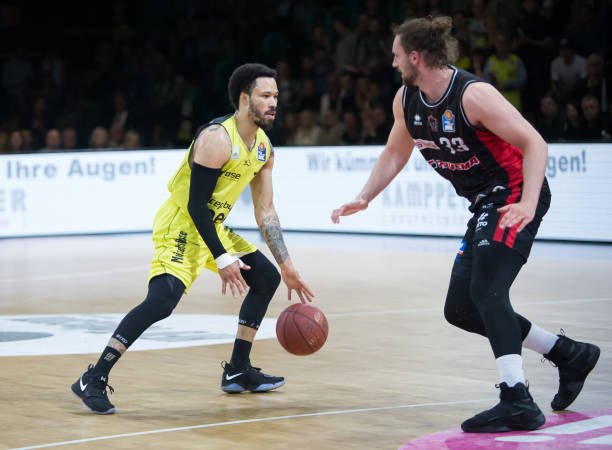 尤其是在中 尤其是在中