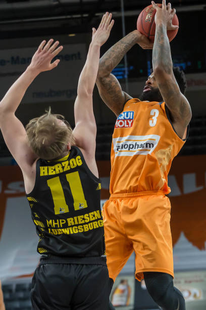 场上的细节 场上的细节